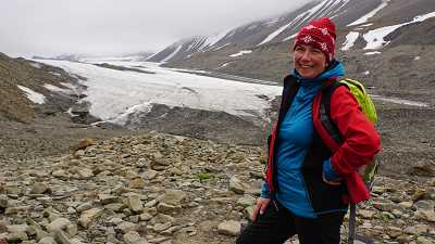  Foto: Simone vor dem Longyear - Gletscher
