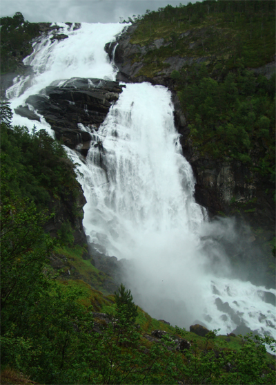 Weg nach Kinsarvik - Wasserfall Foto: Weg nach Kinsavik - Wasserfall 2